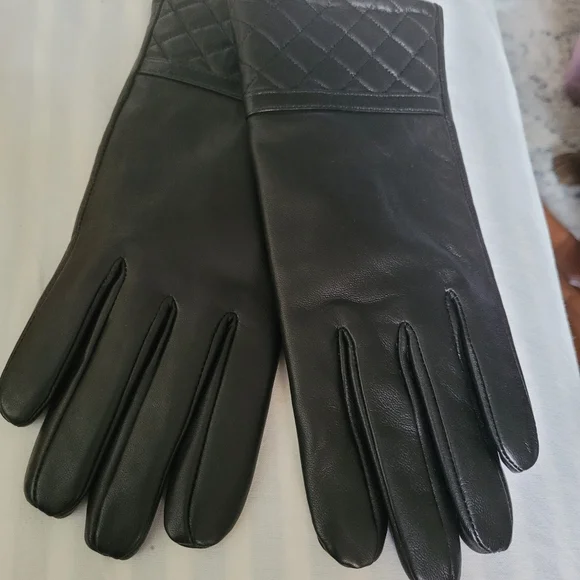 3M Thinsulate Black Leather Gloves with Quilted Interior - Picture 6 of 8